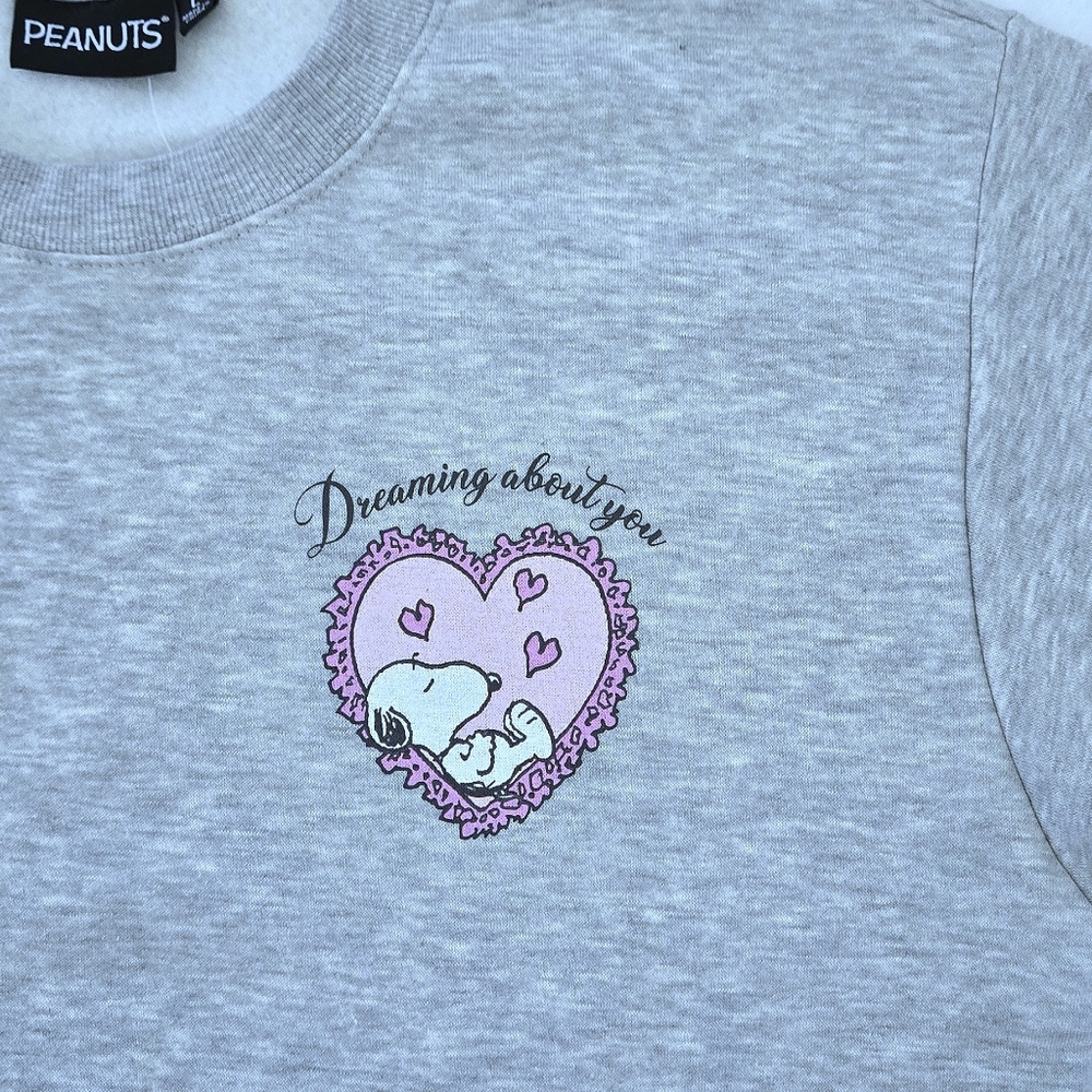 Peanuts🥜 Snoopy "Dreaming About You"😴 Sweatshirt - NWOT - Picture 4 of 15